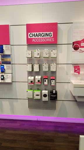 Cell Phone Store «T-Mobile», reviews and photos, 1290 E Bidwell St Suite 100, Folsom, CA 95630, USA
