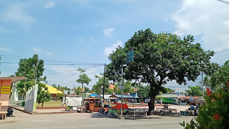 Alun Alun Kapongan