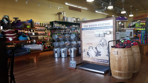 Pet Supply Store «Mud Bay», reviews and photos, 148 SW 148th St b130, Burien, WA 98166, USA