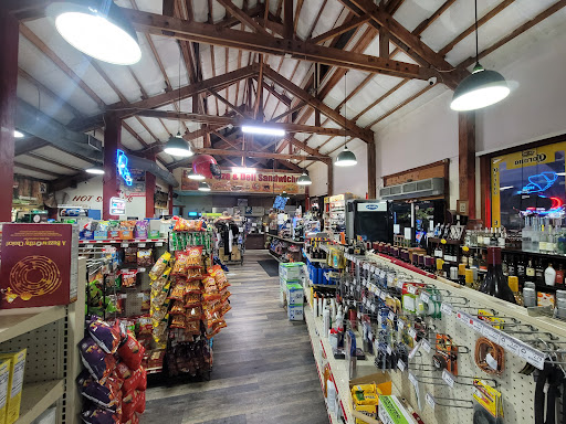 Convenience Store «Hopland Gas & Mart», reviews and photos, 13501 US-101, Hopland, CA 95449, USA