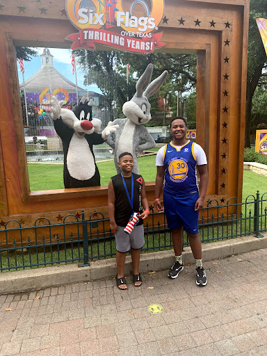 Shopping Mall «Looney Tunes Mall - Six Flags Over Texas», reviews and photos, 2201 E Road to Six Flags St, Arlington, TX 76011, USA