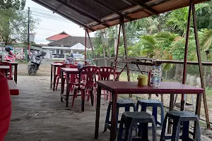 Nasi Uduk Pecel Lele Idris Putra (Abah fendi 2 cabang lhong raya) image