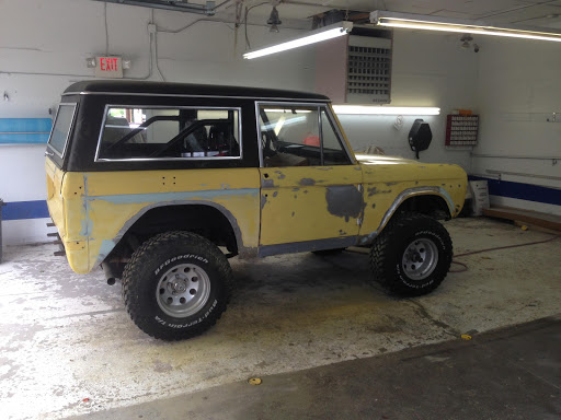 Auto Body Shop «Maaco Collision Repair & Auto Painting», reviews and photos, 500 Hicksville Rd, Massapequa, NY 11758, USA