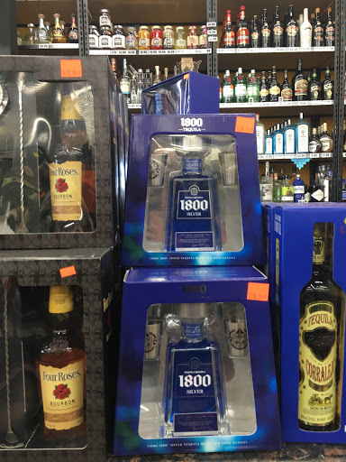 Liquor Store «Royal Liquor», reviews and photos, 808 Center Rd #3, Flint, MI 48506, USA