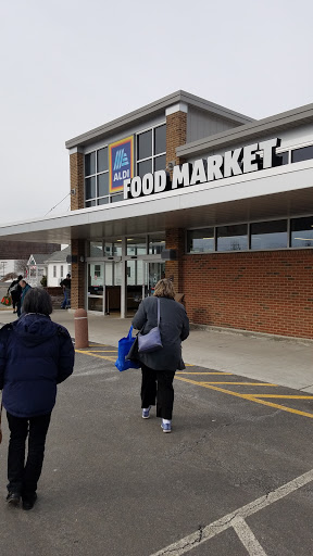 ALDI, 125 Danbury Rd, New Milford, CT 06776, USA, 