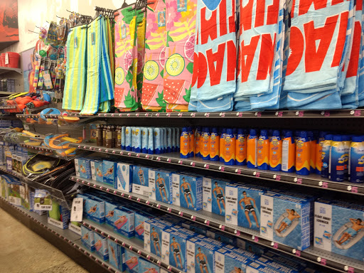 Variety Store «Five Below», reviews and photos, 15 U.S. 9, Manalapan Township, NJ 07726, USA