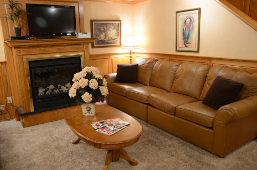 Funeral Home «Burnett-Dane Funeral Home, Ltd.», reviews and photos, 120 W Park Ave, Libertyville, IL 60048, USA