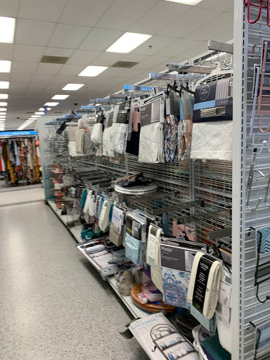 Clothing Store «Ross Dress for Less», reviews and photos, 719 Hebron Pkwy, Lewisville, TX 75057, USA