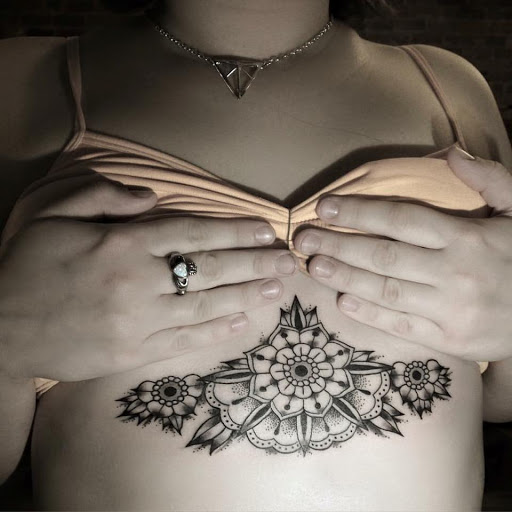 Tattoo Shop «The Shop», reviews and photos, 141 S Grand Ave, Fowlerville, MI 48836, USA