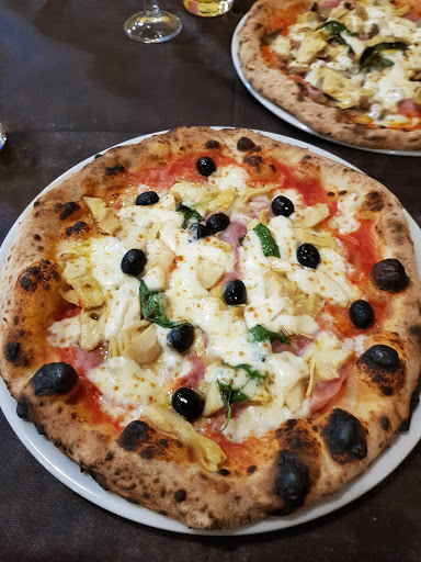 Ristorante Pizzeria Cavallino Rosso in San Giorgio La Molara, Provincia di Benevento