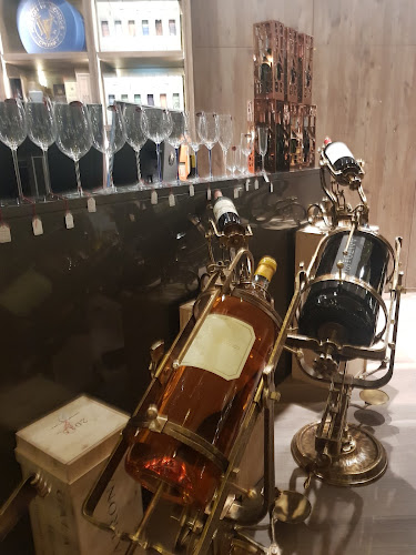 ARVINO Luxury Wine Shop - Weinhandel | Weinkeller | Weinen aus Frankreich, Italien, und Ausland - Zürich