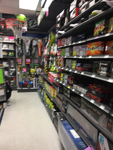 Sporting Goods Store «Big 5 Sporting Goods», reviews and photos, 3214 Ming Ave, Bakersfield, CA 93304, USA