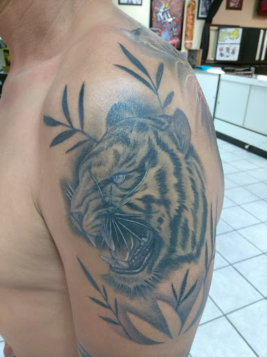 Tattoo Shop «Unlimited Tattoo», reviews and photos, 359 S Irwindale Ave, Azusa, CA 91702, USA