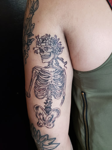 Tattoo Shop «Island Tattoo Co», reviews and photos, 115 Arrow Rd # A1, Hilton Head Island, SC 29928, USA