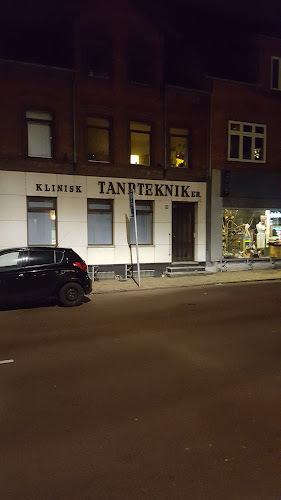 Anmeldelser af Tandteknikerne Skibhusvej ApS i Odense - Tandlæge