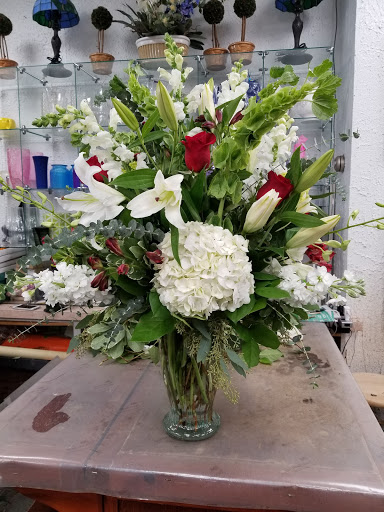 Florist «Twin Towers Florist *FLOWERS*», reviews and photos, 1000 Wilson Blvd m735, Arlington, VA 22209, USA