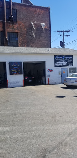 The auto Express hand car wash en Cleveland