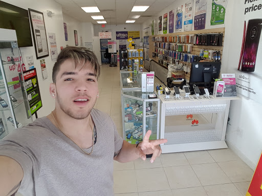 Cell Phone Store «Cellular Of Miami», reviews and photos, 6790 Collins Ave, Miami Beach, FL 33141, USA