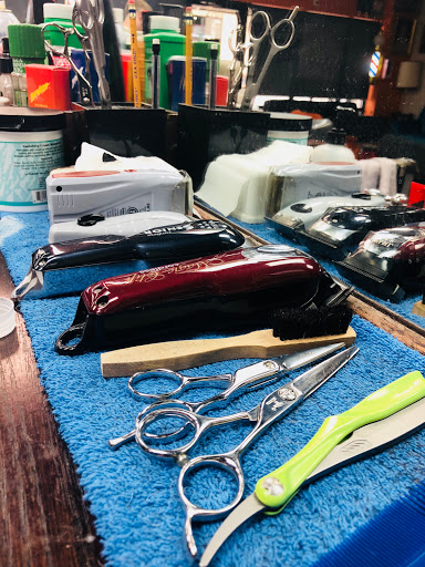 Barber Shop «Franklin Barber Shop», reviews and photos, 2701 Beaver Ave, Des Moines, IA 50310, USA