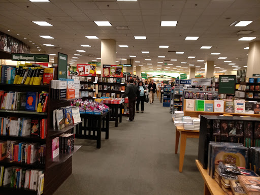 Book Store «Barnes & Noble», reviews and photos, 210 Americana Way, Glendale, CA 91210, USA