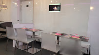 Atmosphère du Restaurant japonais Planet Sushi à Levallois-Perret - n°1