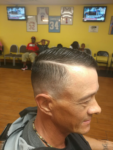 Barber Shop «Nu Look Barber & Styling Shop», reviews and photos, 1626 Spring St, Jeffersonville, IN 47130, USA