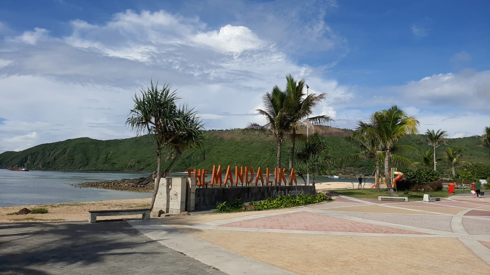 Foto von Buncit  Beach Beach mit türkisfarbenes wasser Oberfläche