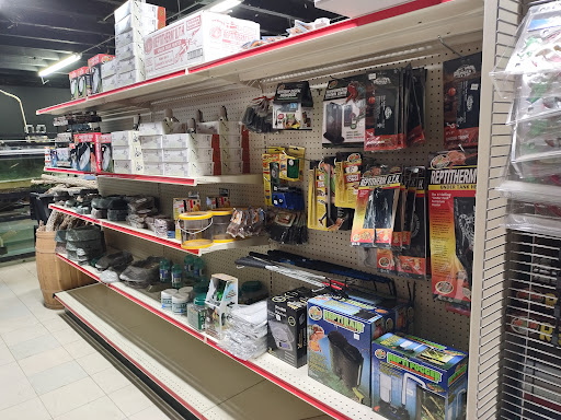 Pet Store «Gills And Thrills Pet Shop», reviews and photos, 204 E 8th St, Lockport, IL 60441, USA