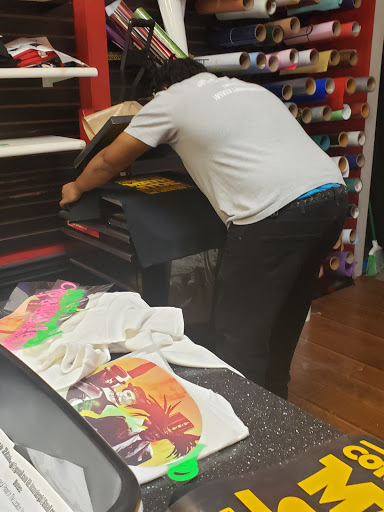 Print Shop «Home Team Apparel - T Shirt Printing Atlanta», reviews and photos, 2801 Candler Rd # 8, Decatur, GA 30034, USA