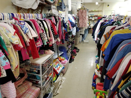 Thrift Store «F.U.M.C Thrift Store», reviews and photos, 38 Broadway, Bangor, PA 18013, USA