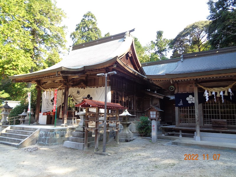 六殿神社社務所