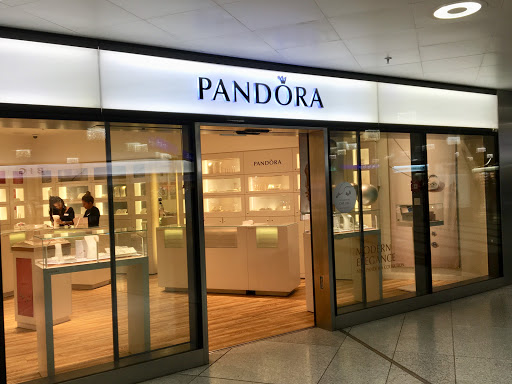 PANDORA Store Rail City