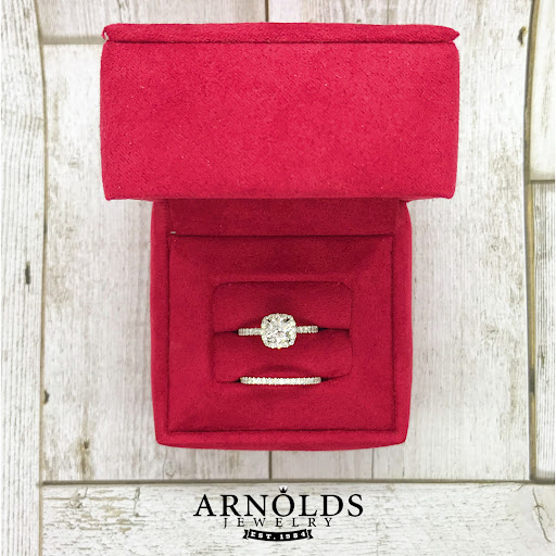 Jewelry Store «Arnold Jewelers», reviews and photos, 12293 Seminole Blvd, Largo, FL 33778, USA