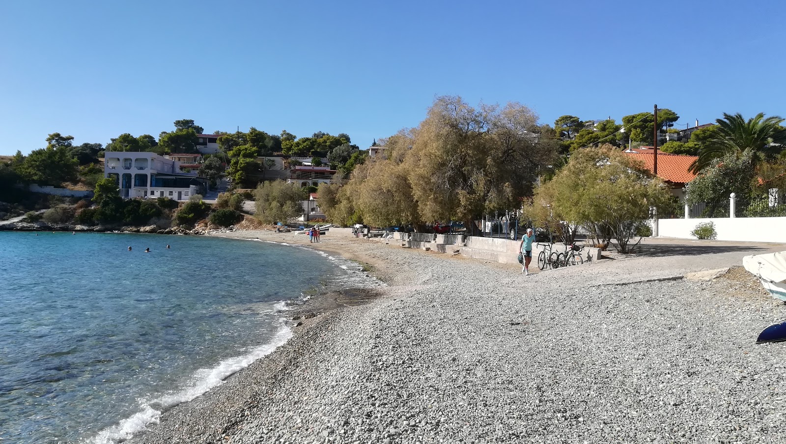 Photo de Kolones Faros Beach zone sauvage