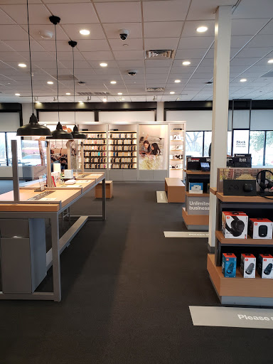 Cell Phone Store «Verizon», reviews and photos, 8363 Agora Pkwy, Selma, TX 78154, USA