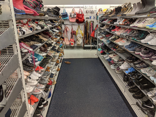 Donations Center «Goodwill Donation and Retail Center», reviews and photos, 6125 SE 52nd Ave, Portland, OR 97206, USA