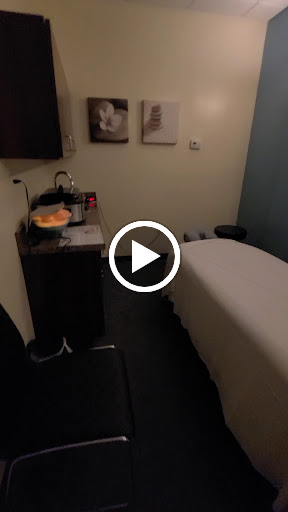 Massage Therapist «Hand & Stone Massage and Facial Spa», reviews and photos, 1829 S University Dr, Davie, FL 33324, USA