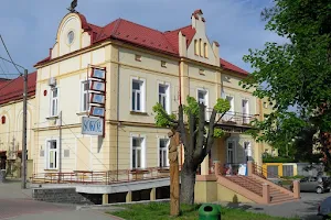 Dąbrowski Dom Kultury image