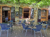 Atmosphère du Restaurant La Sardine sous la vigne à Les Vans - n°1