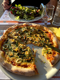 Pizza du Pizzeria Au Cabanon des pizzas à Vogüé - n°11