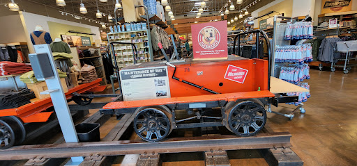 Clothing Store «Duluth Trading Company», reviews and photos, 252 57th Ave NE, Fridley, MN 55432, USA