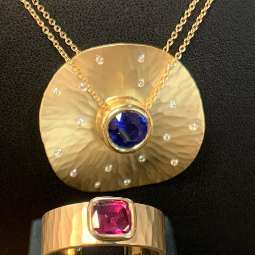 Jewelry Store «Robert Goodman Jewelers», reviews and photos, 106 N Main St, Zionsville, IN 46077, USA