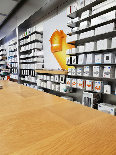 Computer Store «Apple Bayshore», reviews and photos, 5715 N Centerpark Way, Glendale, WI 53217, USA