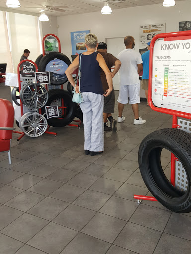 Tire Shop «Discount Tire Store - Humble, TX», reviews and photos, 20130 US-59, Humble, TX 77338, USA