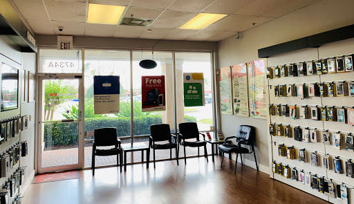 Electronics Repair Shop «uBreakiFix», reviews and photos, 4734 S Kirkman Rd, Orlando, FL 32811, USA