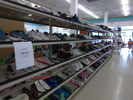 Shopping Mall «Freedom Village Shopping Center», reviews and photos, 1039 Alleghany St, Charlotte, NC 28208, USA