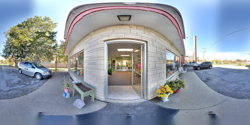 Florist «Newports Flowers», reviews and photos, 2125 Wilson Ave SW, Cedar Rapids, IA 52404, USA