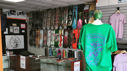 Skateboard Shop «Hard Times Skate Shop», reviews and photos, 67 Afton Pkwy, Portsmouth, VA 23702, USA