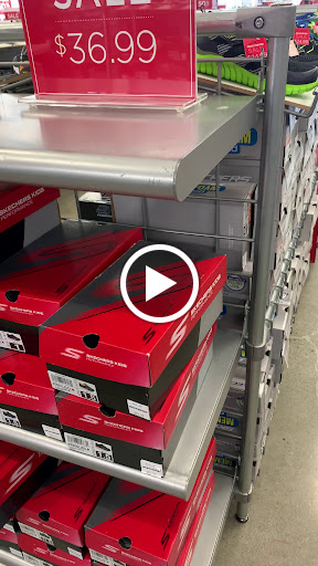 Shoe Store «SKECHERS Factory Outlet», reviews and photos, 3030 E 9th St, Oakland, CA 94601, USA