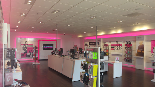 Cell Phone Store «T-Mobile», reviews and photos, 3320 Wheaton Way, Bremerton, WA 98310, USA